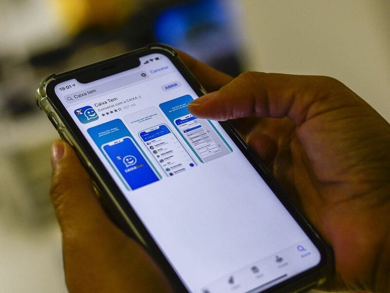 Auxílio emergencial começa a ser creditado na conta de beneficiários
