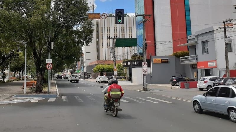 Prefeito suspende implantação do rodízio de carros em Teresina
