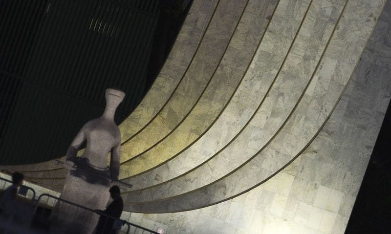 PGR investiga ataque com fogos contra o STF