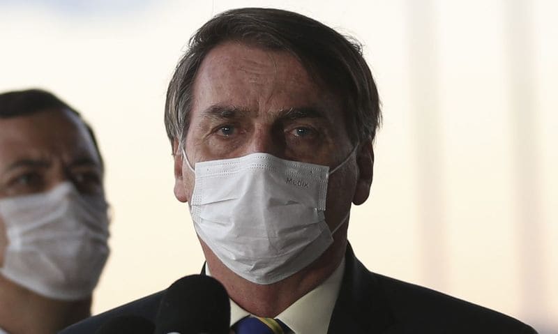 Bolsonaro veta uso de máscaras em comércios