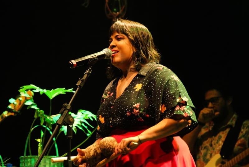 Lives: hoje tem Monise Borges, Solange Almeida, Falcão e mais
