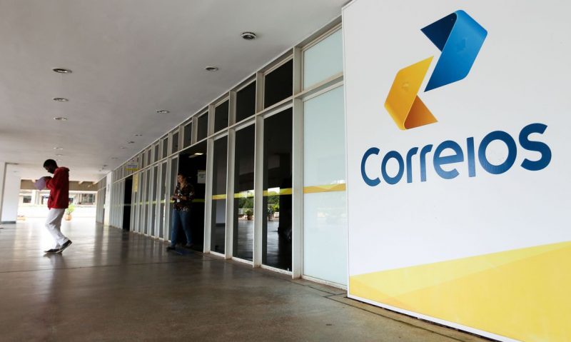 TST dá aumento e ordena fim da greve dos Correios