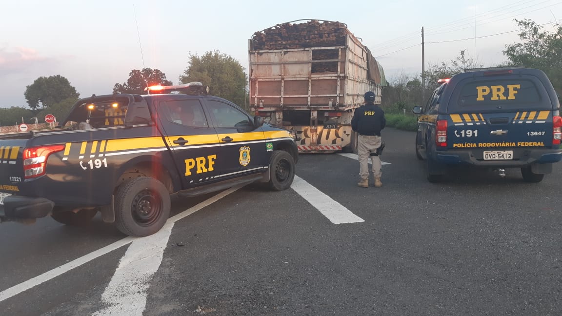 PRF-PI apreende mais de 80 metros cúbicos de madeira em dois dias