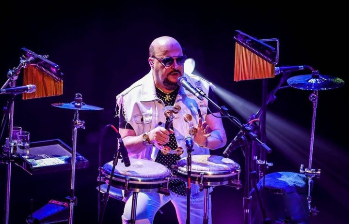Morre Paulinho, 68 anos, vocalista do Roupa Nova