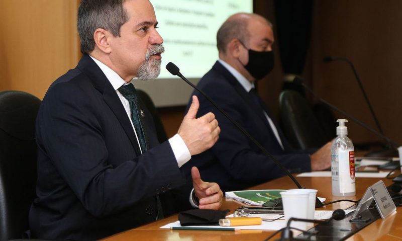 Saúde prevê início da vacinação contra Covid-19 até 10 de fevereiro
