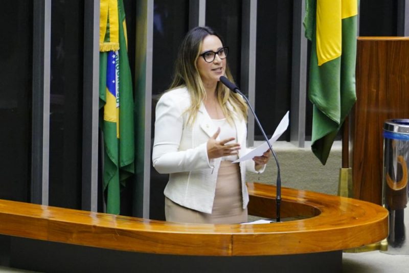 Casas noturnas terão que prestar auxílio a mulher em perigo