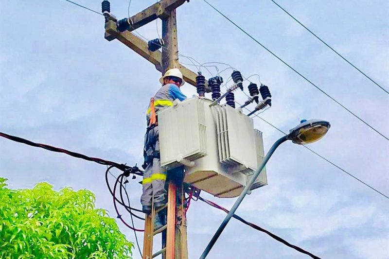 Energia já foi restabelecida em 98% da área atingida em Teresina