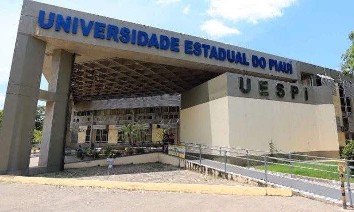Lei destina 50% das vagas da Uespi para alunos de escolas públicas