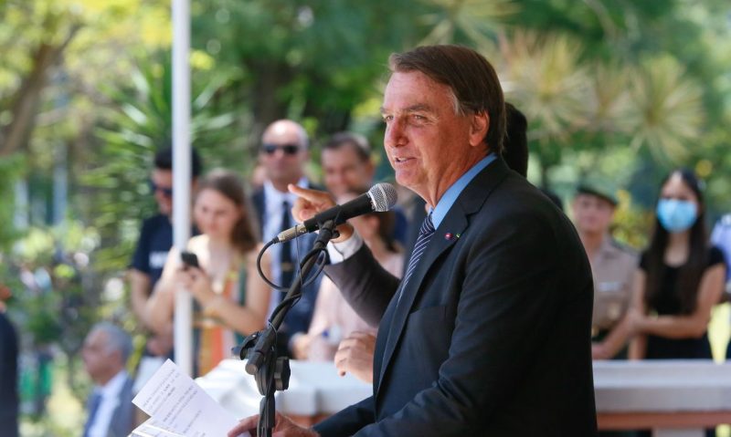 Em discurso, Jair Bolsonaro fala em novas trocas de comando