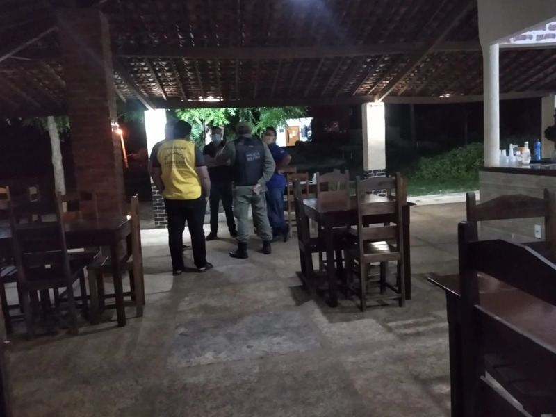 Blitz fecha 630 estabelecimentos por desrespeito às restrições