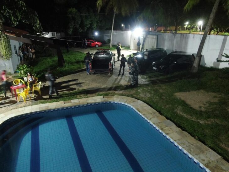 Polícia Militar encerra festa e prende responsáveis