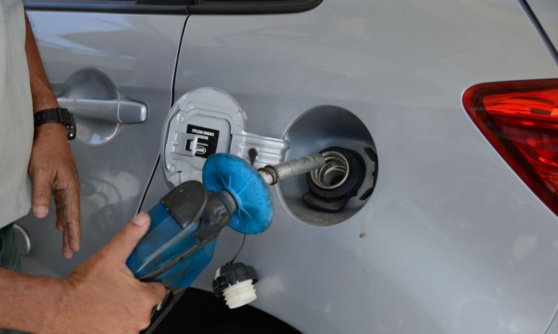 Preços de gasolina, diesel e gás sobem nas refinarias
