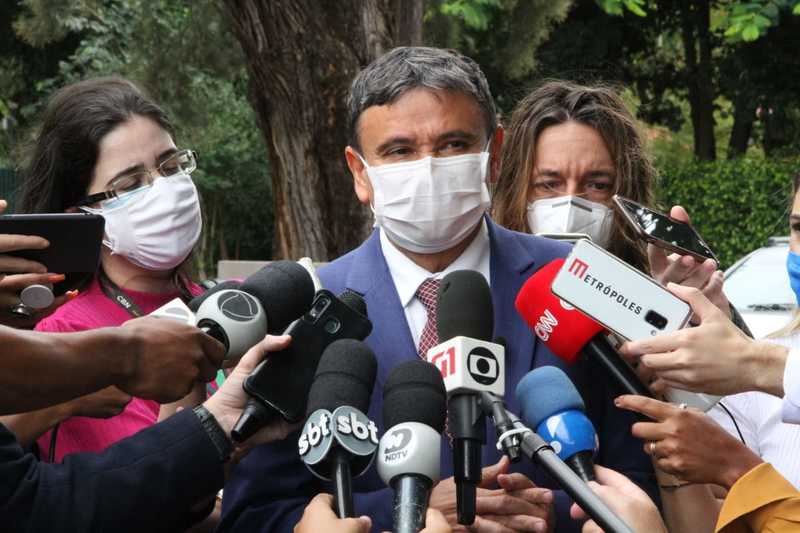 Governadores pedem pressa na compra da vacina Sputnik