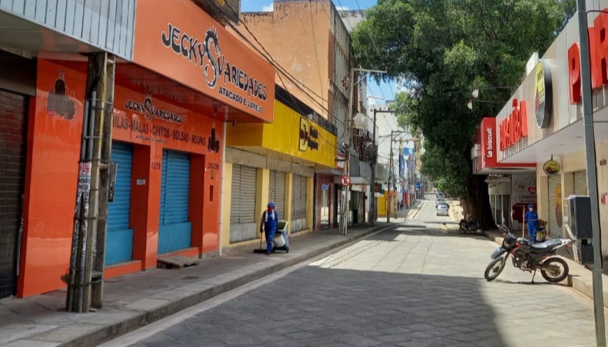 Governo amplia horário de shoppings e bares para até 22h