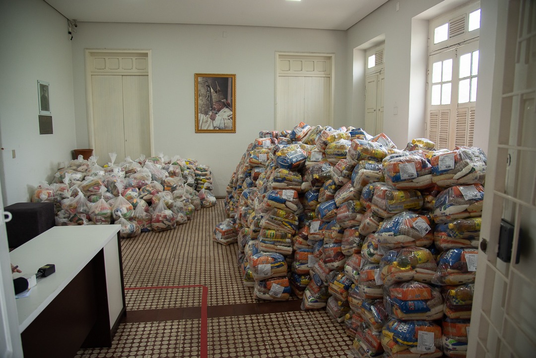 Campanha arrecada 22 toneladas de alimentos no lançamento