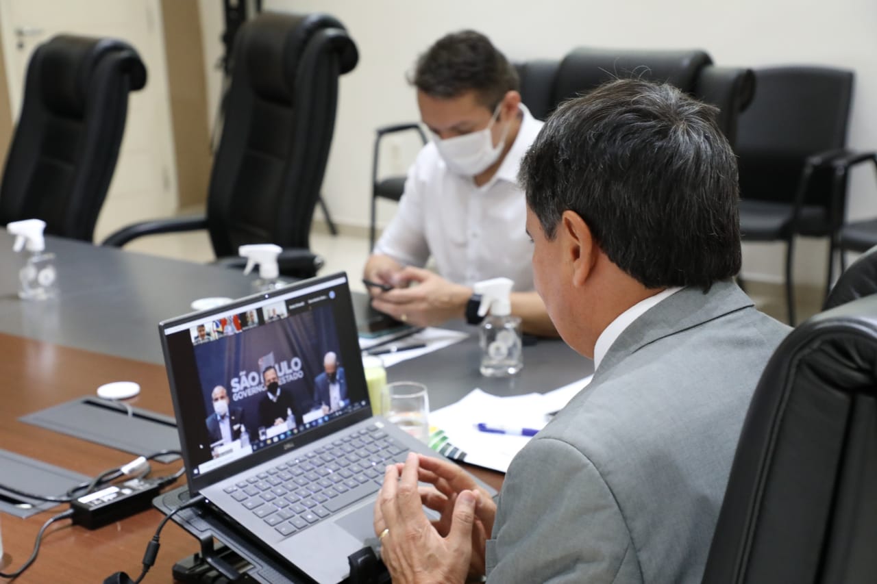 China garante envio de IFA para fabricação de vacina no Brasil