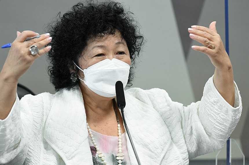 Médica defende cloroquina em CPI e senadores pedem acareação