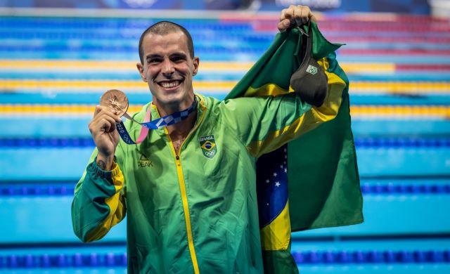 Bruno Fratus ganha medalha de bronze na natação 50m livre