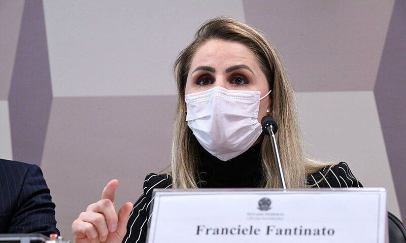 Ex-chefe do PNI defende vacinas e campanhas de controle da covid