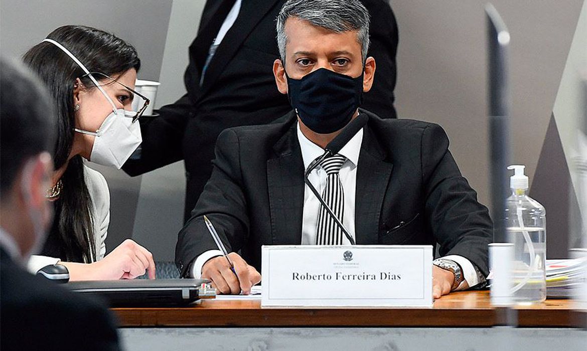 CPI: Omar Aziz manda prender Roberto Dias por falso testemunho
