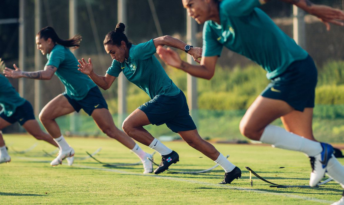 Seleção feminina de futebol abre participação do Brasil em Tóquio