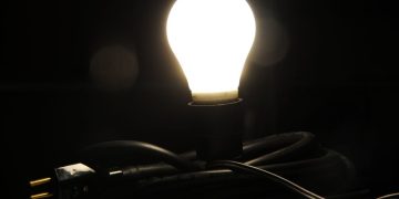 Aneel cria nova taxa extra e conta de energia elétrica sobe 50%