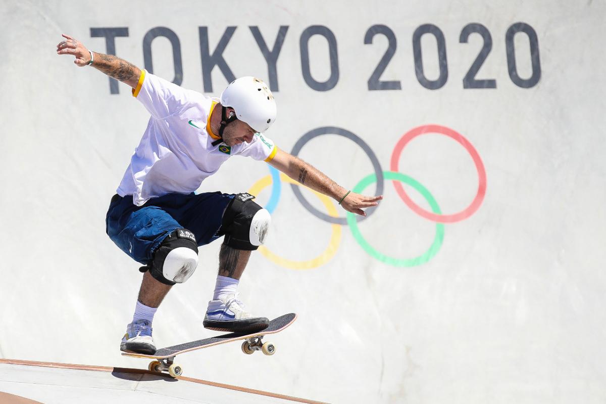 Pedro Barros leva prata no skate park em Tóquio