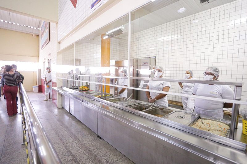 Restaurante Popular reabre com tarifa de R$ 2,00