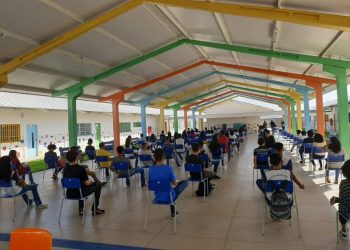 Escolas municipais de Teresina recomeçam atividades presenciais