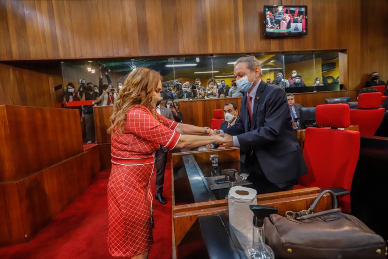 Flora Izabel é eleita nova conselheira do TCE-PI