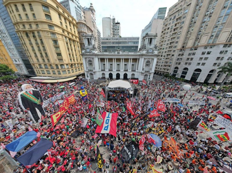 Atos contra Bolsonaro acontecem em todo o país