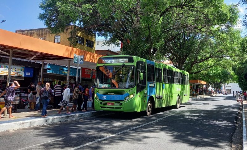 Strans reforça frota e divulga horários de ônibus em Teresina