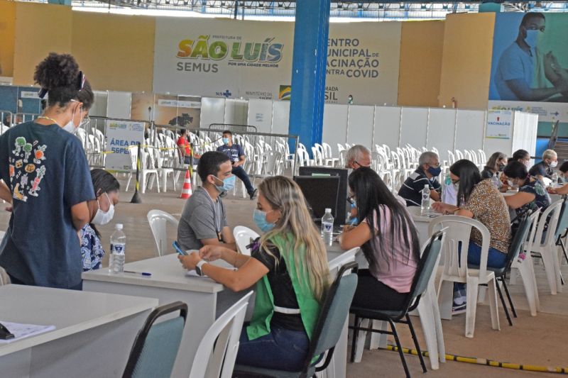 São Luís inicia aplicação da 3ª dose em pessoas acima de 18 anos