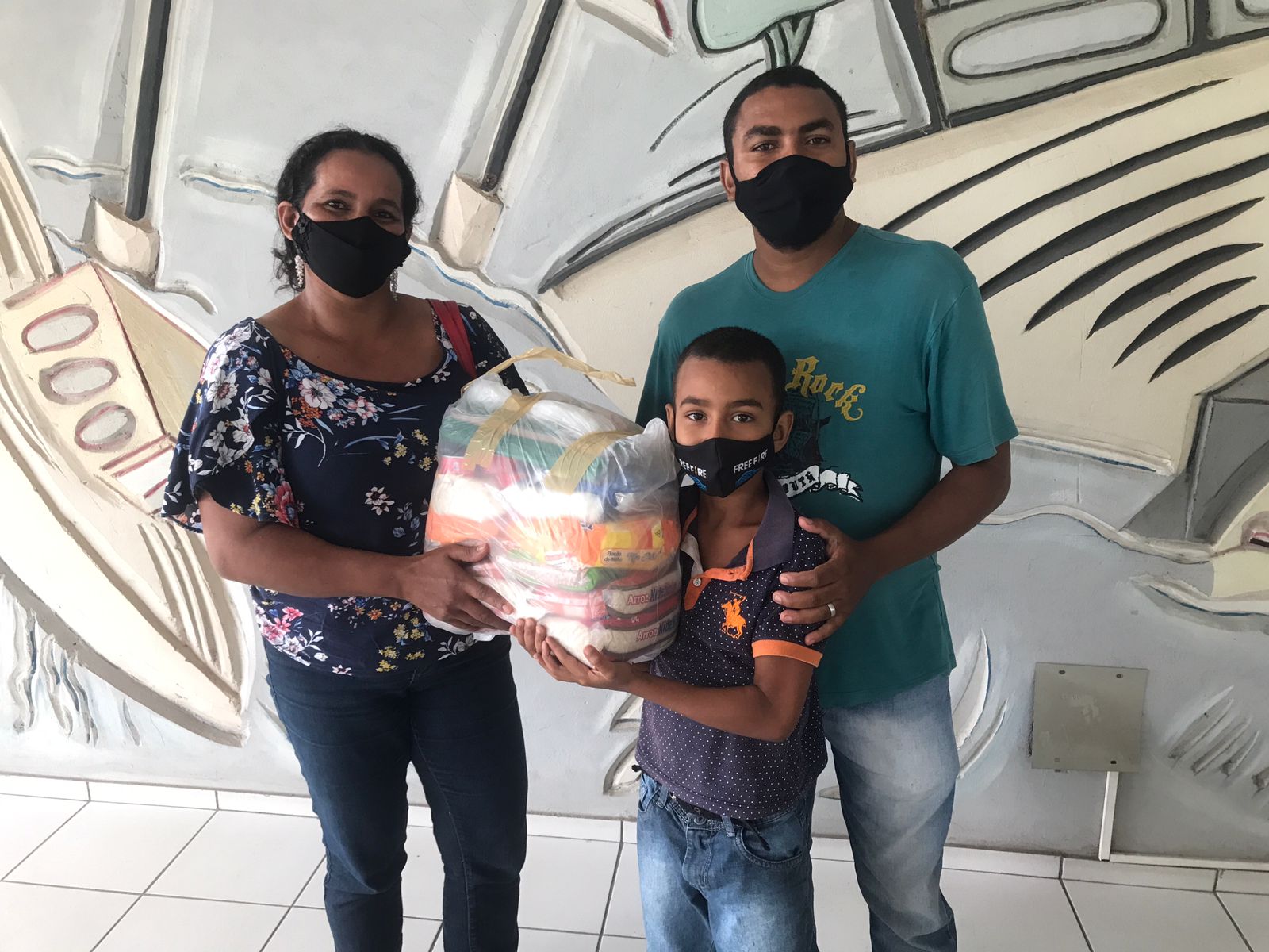 Teresina Cuida de Você entrega mais cestas básicas