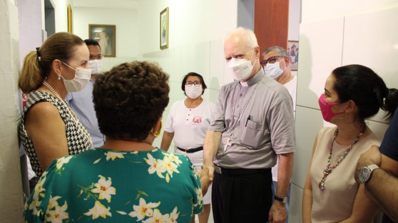 Cardeal visita obras sociais da Igreja Católica de Teresina