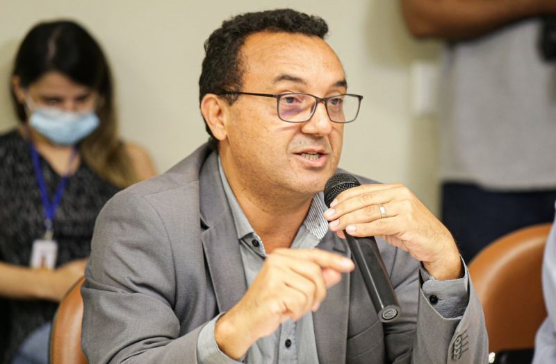 Escola tem aulas suspensas após professor ser acusado de estupro