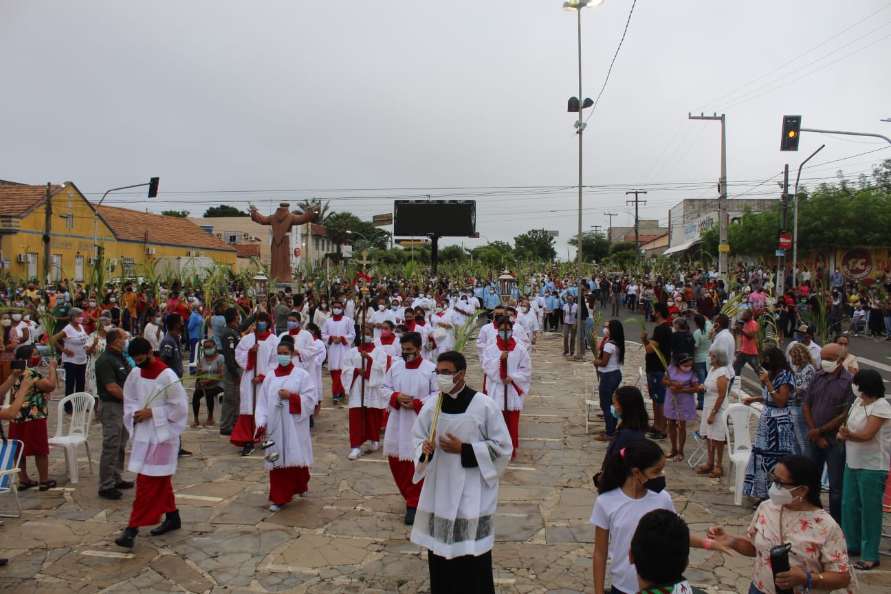 Procissão e Missa de Ramos abrem a Semana Santa em Piripiri