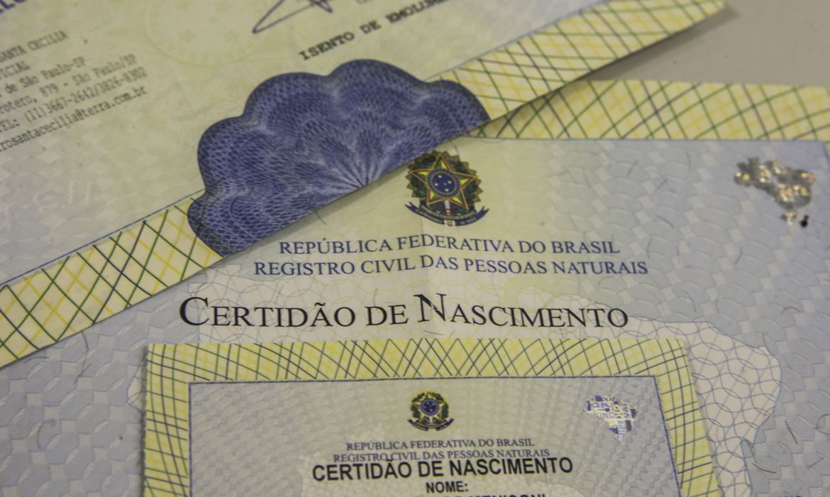 Quase 57 mil recém-nascidos são registrados sem o nome do pai