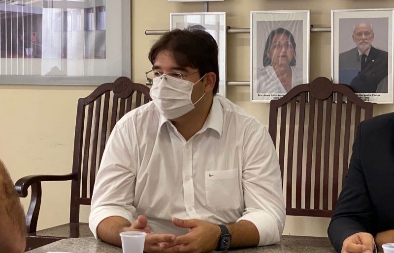 Número de mortes por covid-19 cai 50% em 14 dias