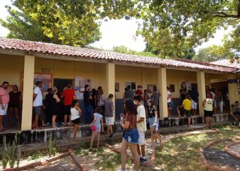 Teresinenses reclamam de superlotação nas seções eleitorais