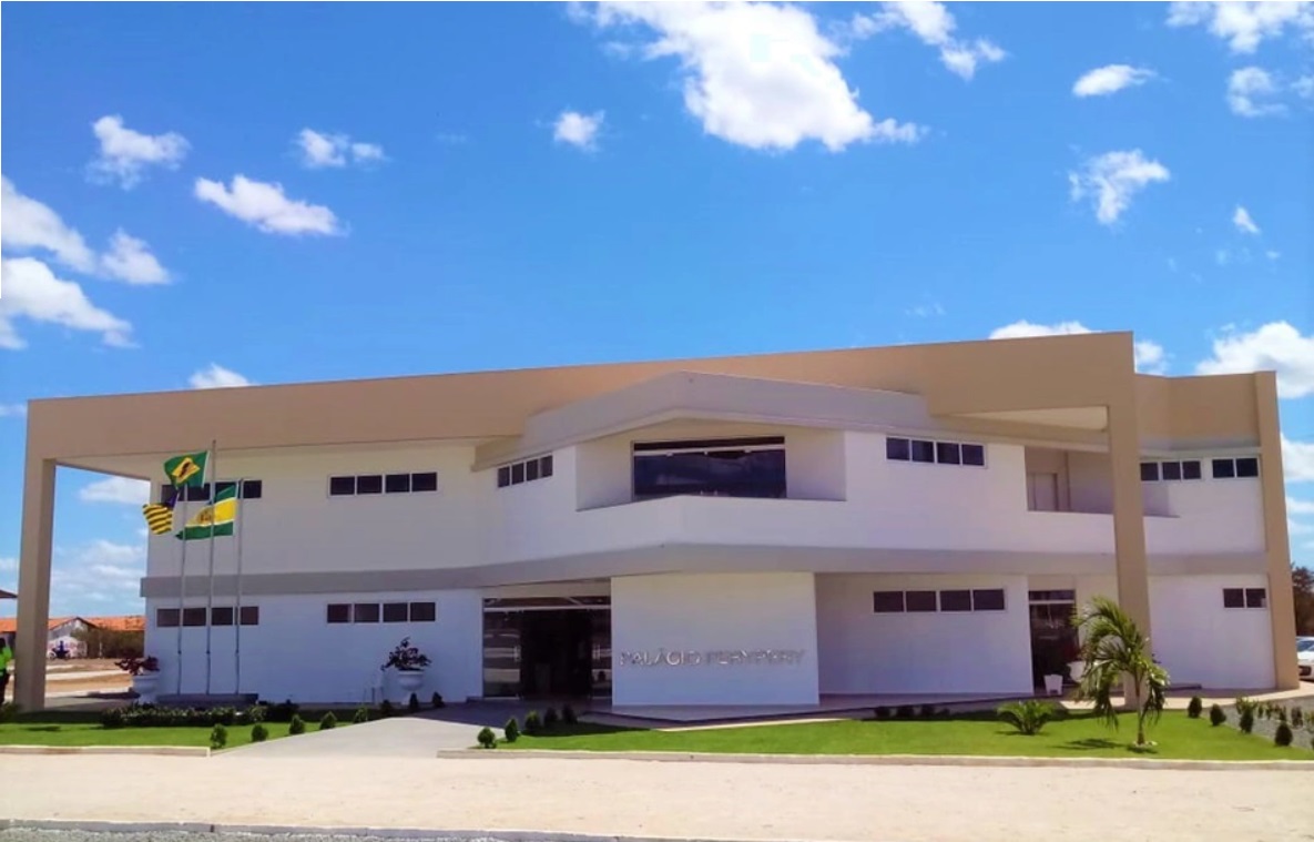 Prefeitura de Piripiri abre seletivo com 133 vagas para professor