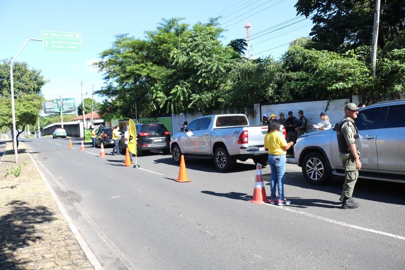 Blitz educativa orienta condutores para riscos no trânsito