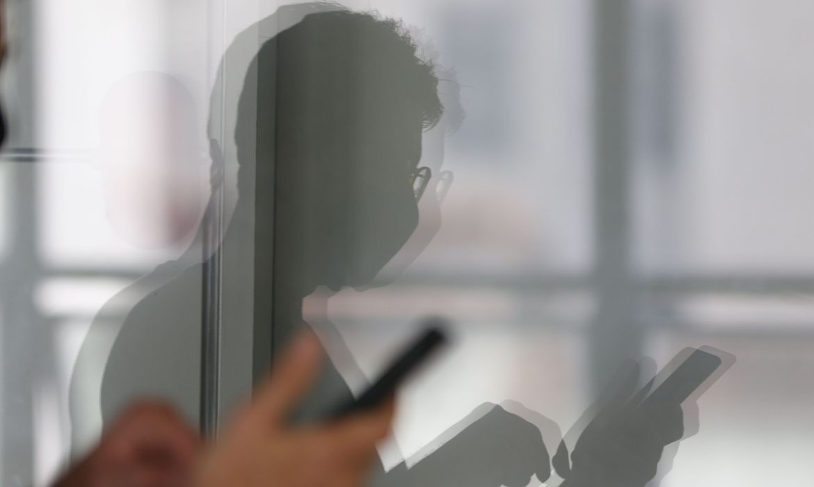Domésticas ganham aplicativo para denunciar casos de abuso