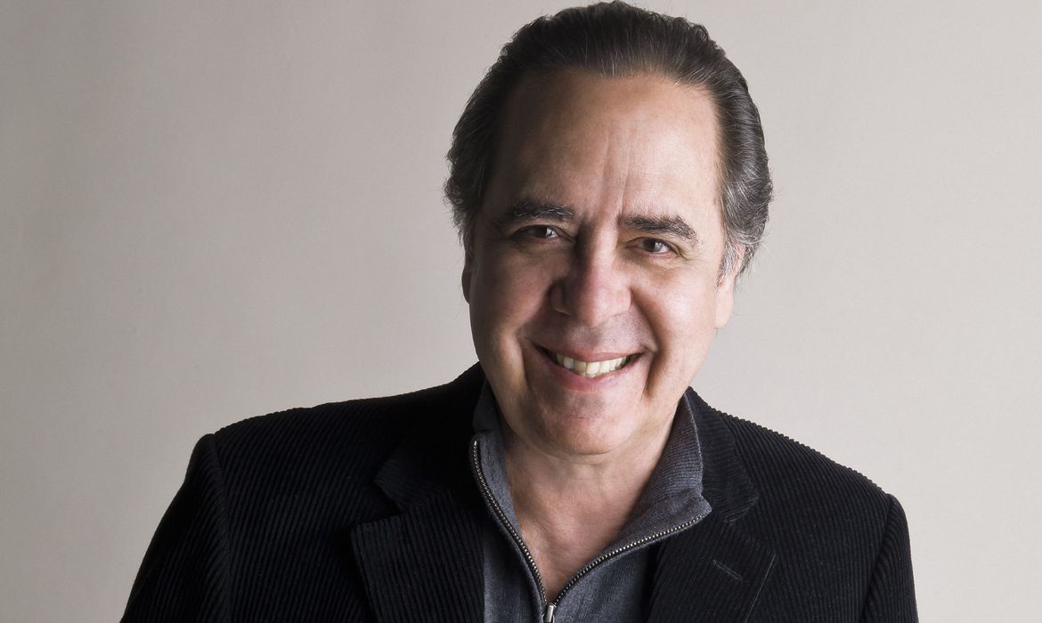 Aos 80 anos, cantor Edu Lobo lembra início da carreira