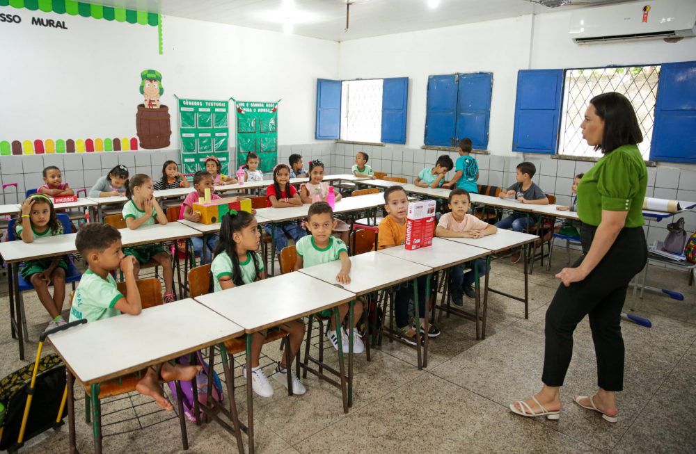 Recomeçam aulas nas escolas municipais de Teresina