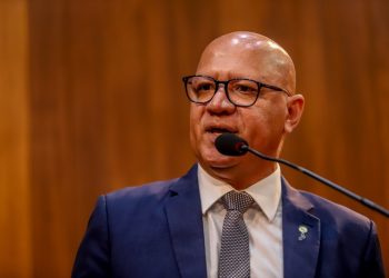 Filho autista do presidente da Alepi é vítima de preconceito em restaurante