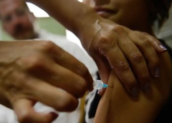 Entenda como fica a vacinação contra o vírus HPV no Brasil