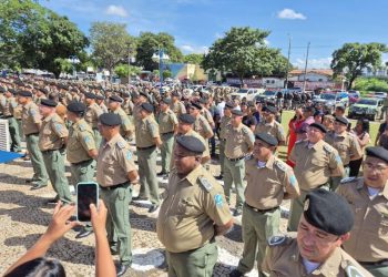 Dia de Tiradentes: PMPI faz homenagem a policiais e forma turma de oficiais