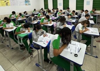 Piauí dá um salário mínimo para alunos da Seduc com melhores notas no Enem
