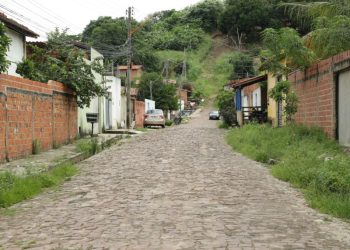 Dr. Pessoa assina ordem para asfaltamento de ruas na Vila Cidade Leste